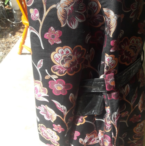 Absolutely exquisite show stopper!! Gabbana couture jacket - Picture 2 of 4